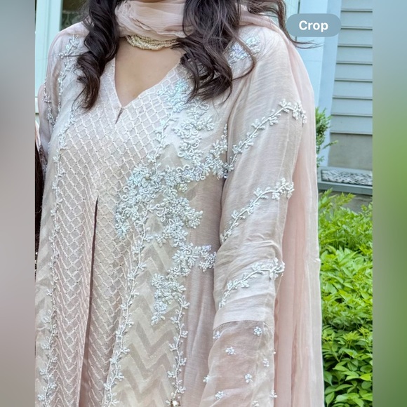 Elegant light pink 4piece outfit
Designer: Mubashira Usman - Picture 5 of 6